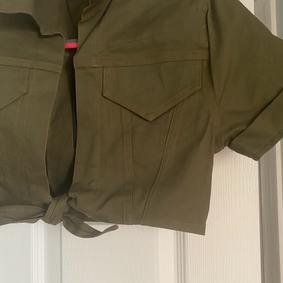 Fashion Nova Olive Green Cropped Button-Front Shirt with Tie - Picture 4 of 8